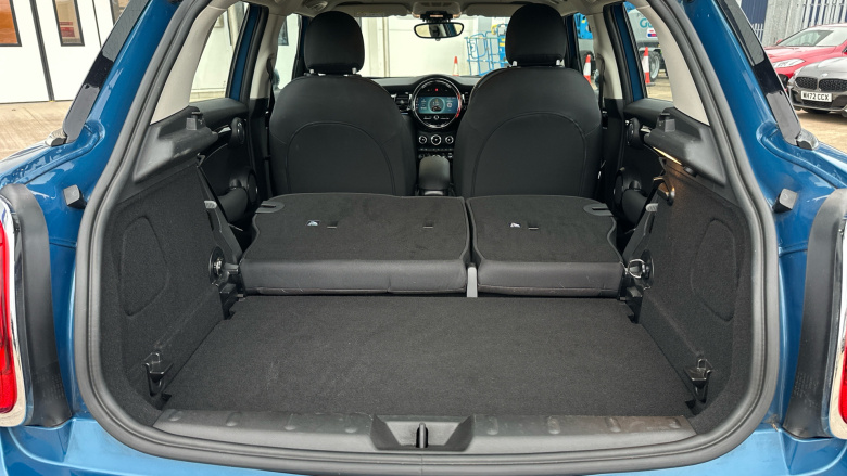 MINI Hatchback 1.5 Cooper Classic 5dr Auto Petrol Hatchback